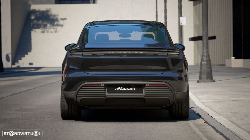 Porsche Macan Electric 4 - 7