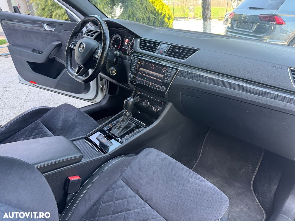 Skoda Superb 2.0 TDI DSG Premium Edition - 27