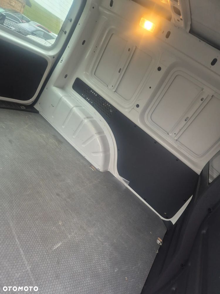 Volkswagen Caddy - 8