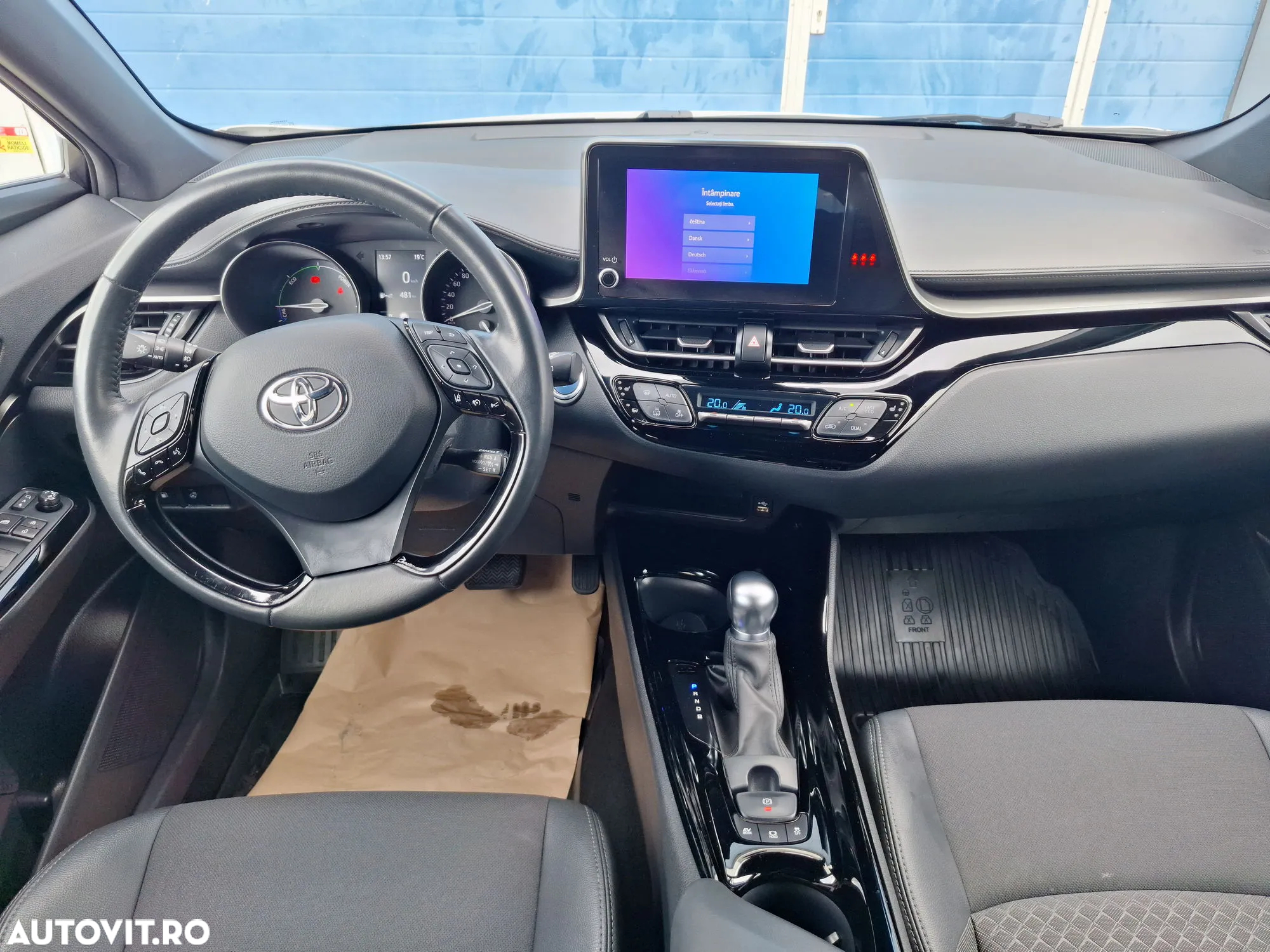 Toyota C-HR - 13