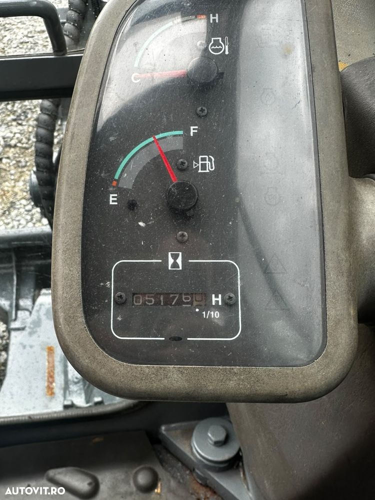 Volvo EC55B - 8