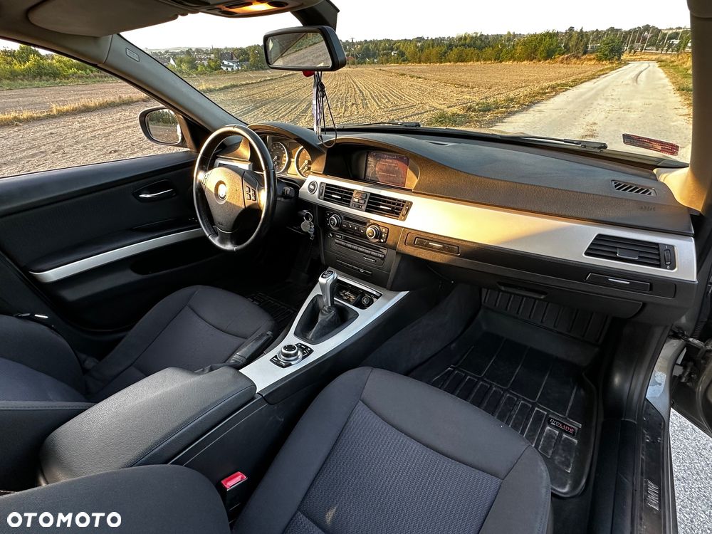 BMW Seria 3 320d Efficient Dynamics - 12