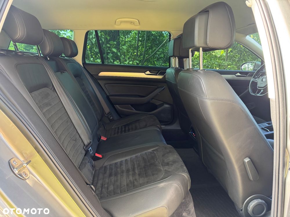 Volkswagen Passat 2.0 TDI SCR (BlueMotion Tech) 4Motion D Highline - 20