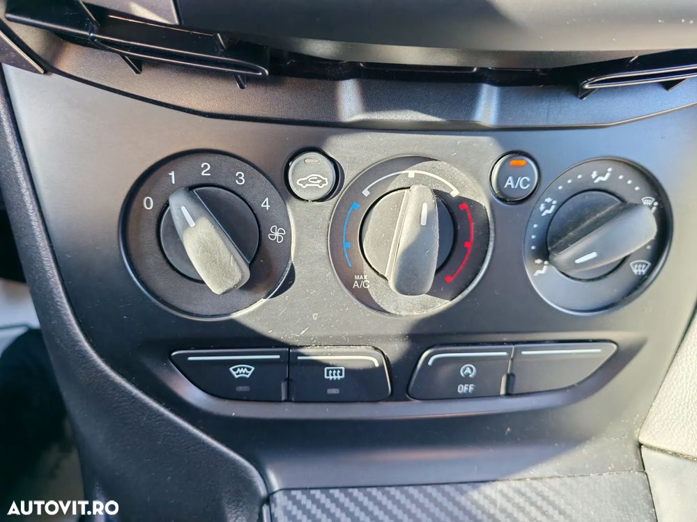 Ford Focus Turnier 1.0 EcoBoost Start-Stopp-System Business Edition - 18