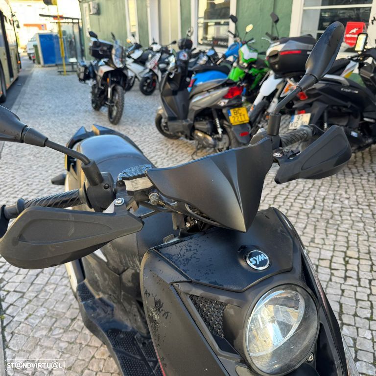 Sym FIDDLE CROX 50 - 8