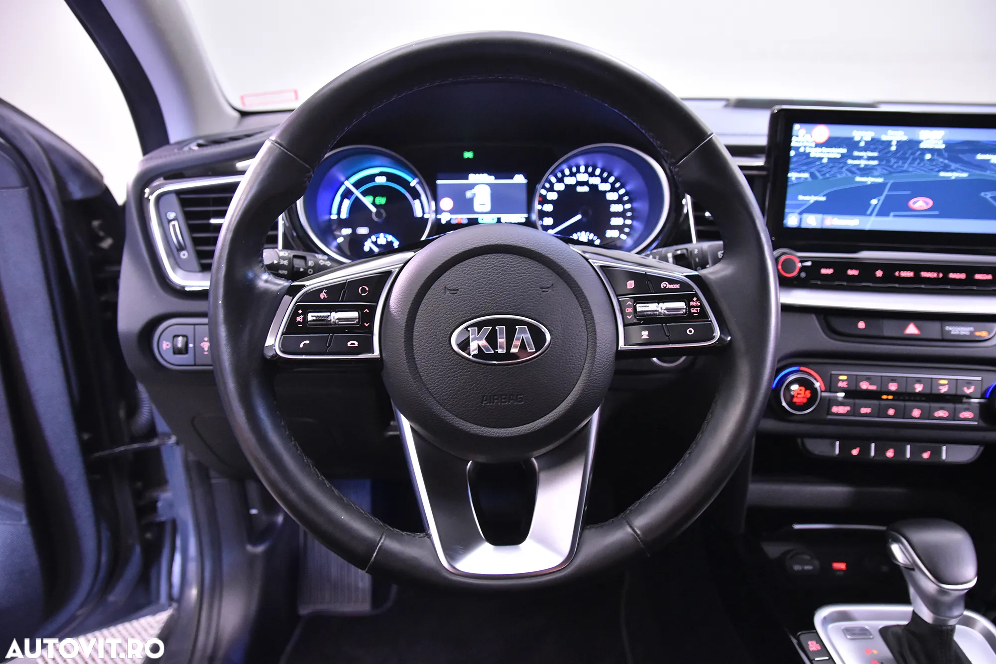 Kia XCeed - 16