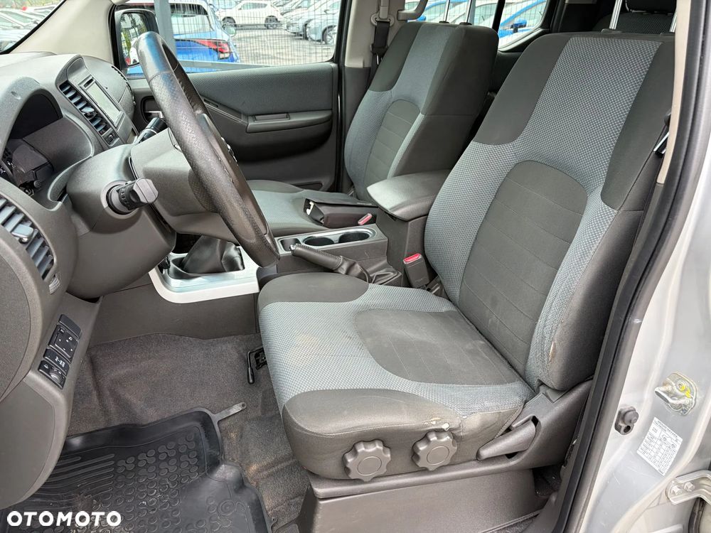 Nissan Navara 2.5 D LE Long - 9