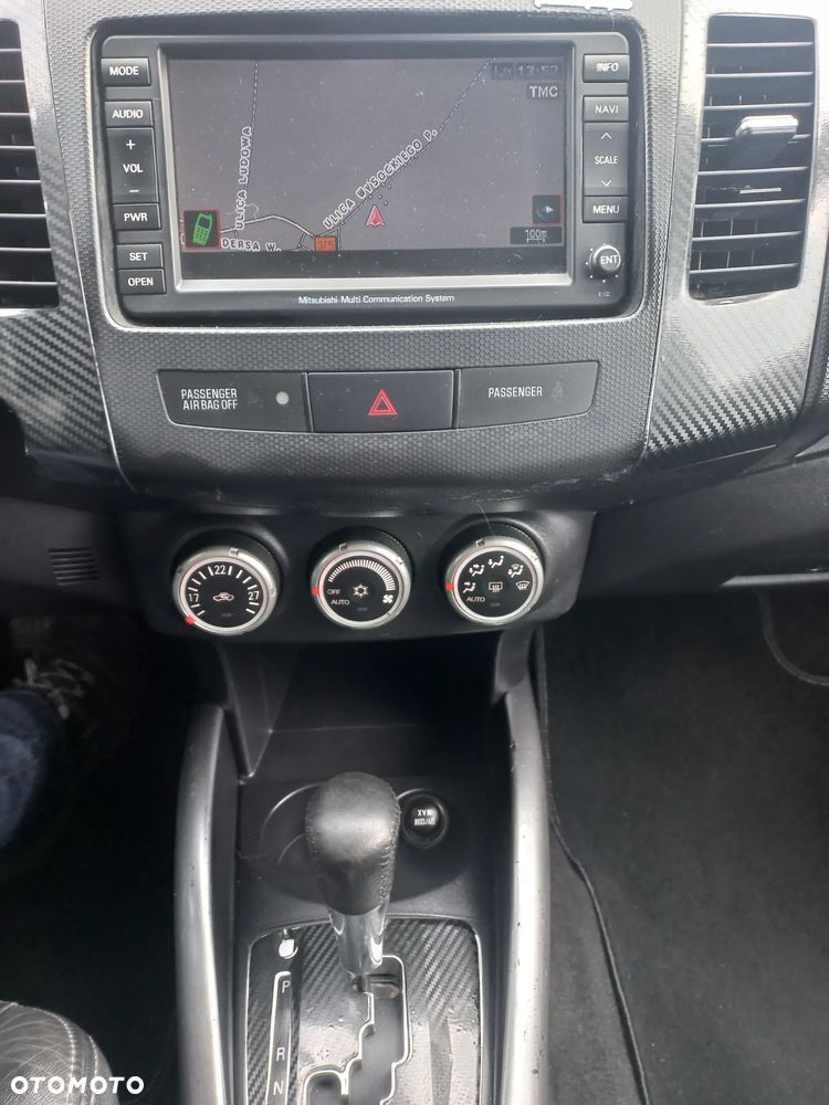 Mitsubishi Outlander - 33