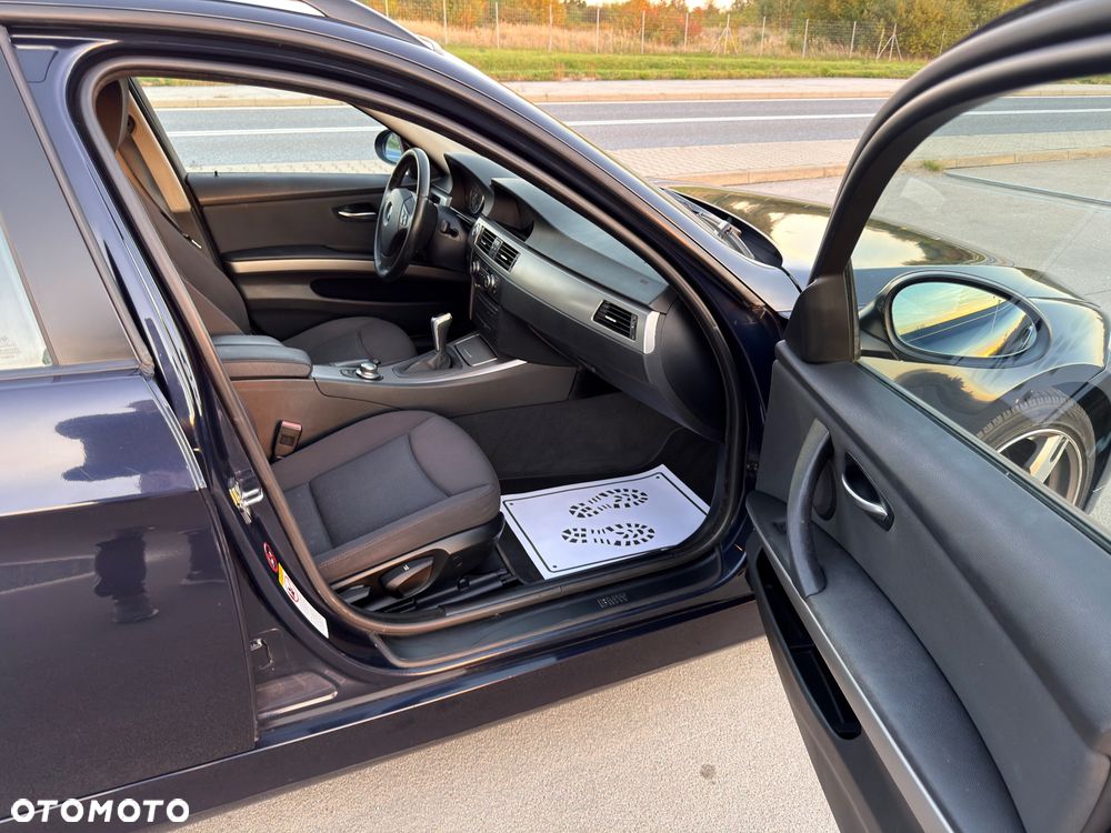 BMW Seria 3 - 25