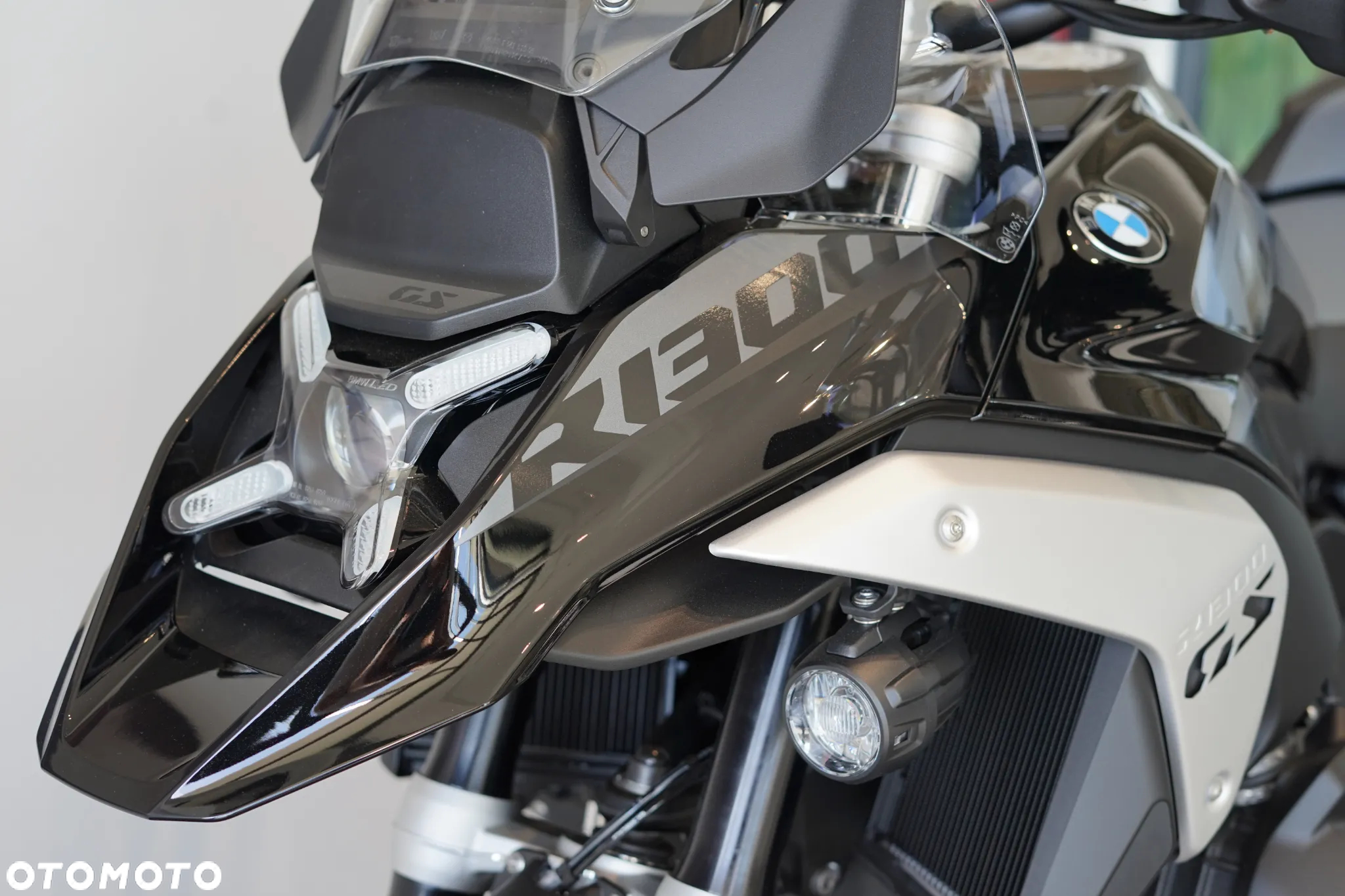 BMW R - 9