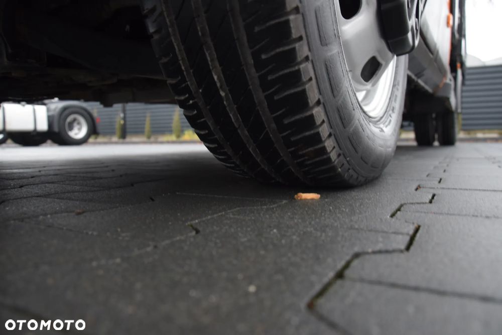 Iveco DAILY 35C16 / 2.3 - 160 KM / BRYGADÓWKA / 6 OSOBOWY / DOSTAWCZE / SKRZYNIA / KLIMA / NAWIGACJA / KAMERA COFANIA / TEMPOMAT / SERWISOWANY / SPROWADZONY - 13