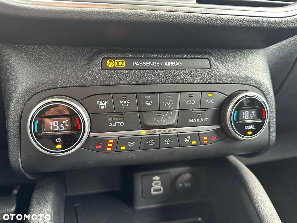 Ford Kuga - 23