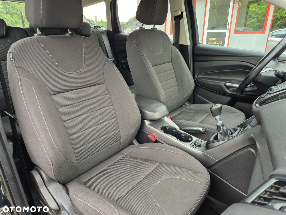 Ford Kuga 1.6 EcoBoost 2x4 Titanium - 7