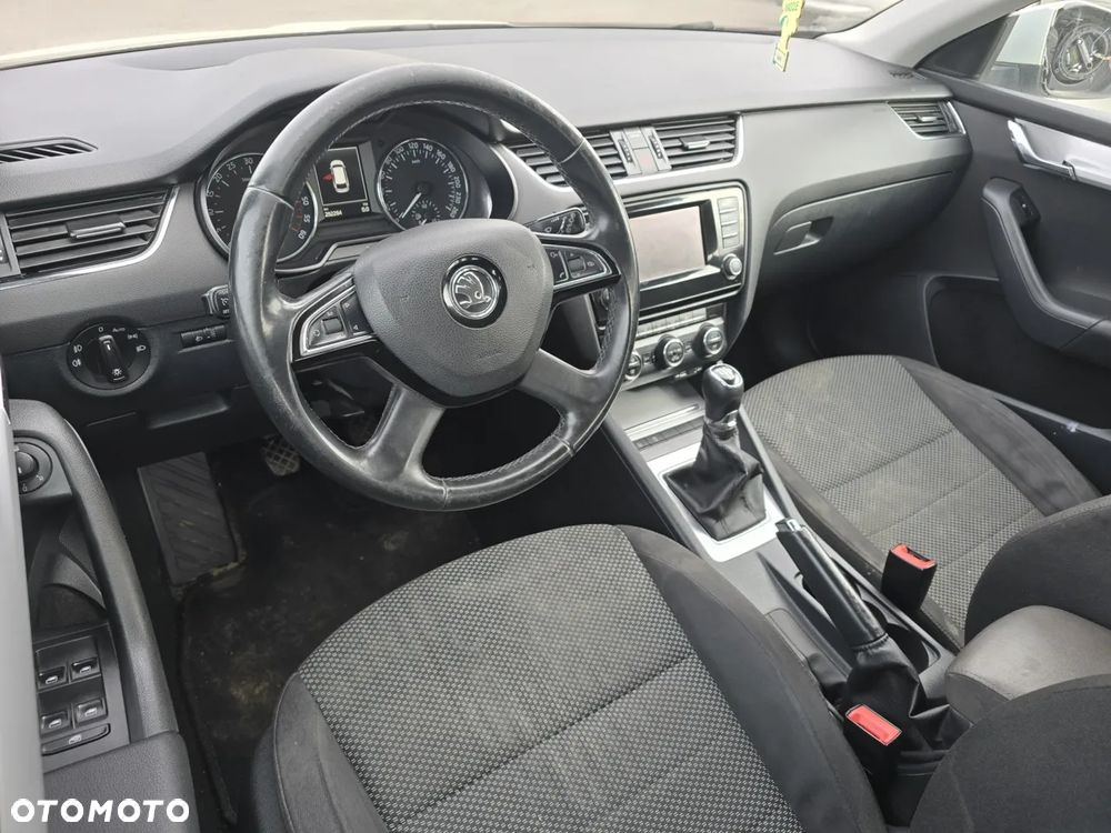 Skoda Octavia 1.6 TDI DPF Ambition - 11