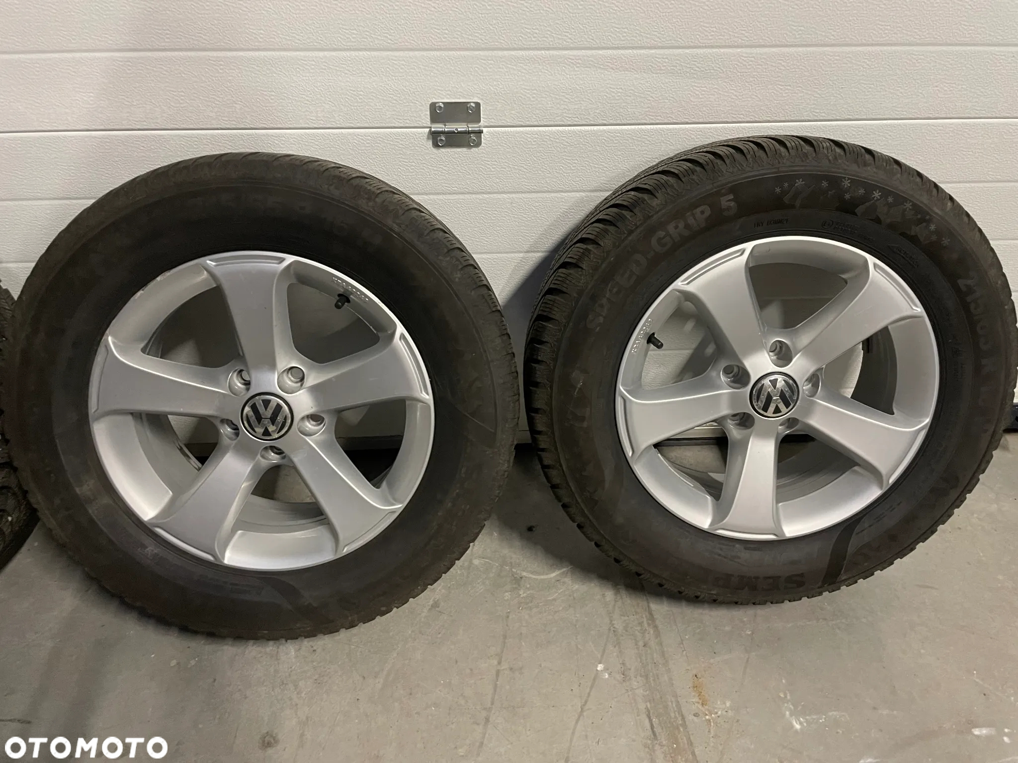 Felgi ALUMINIOWE  4X 6,5JX16H2 ET33 VW  7N0071496A - 3