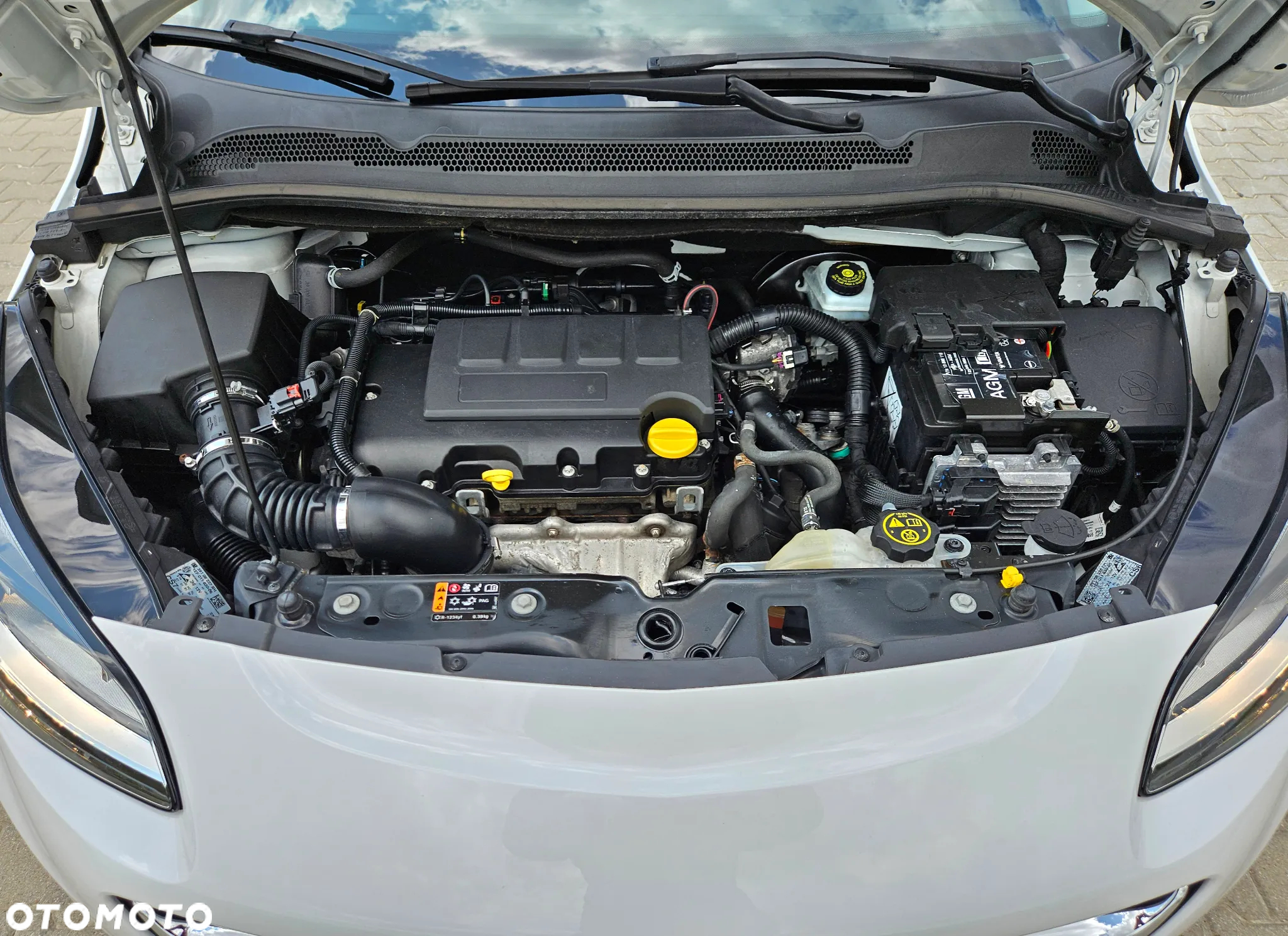 Opel Corsa 1.4 T Cosmo S&S - 24