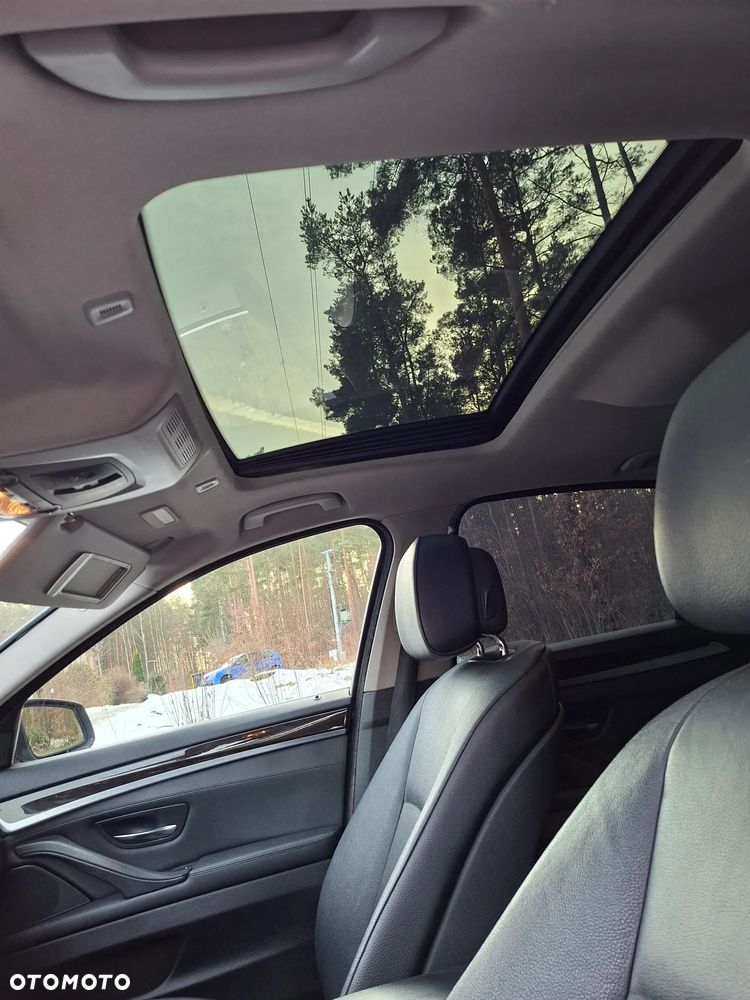BMW Seria 5 535i Sport-Aut Luxury Line - 17