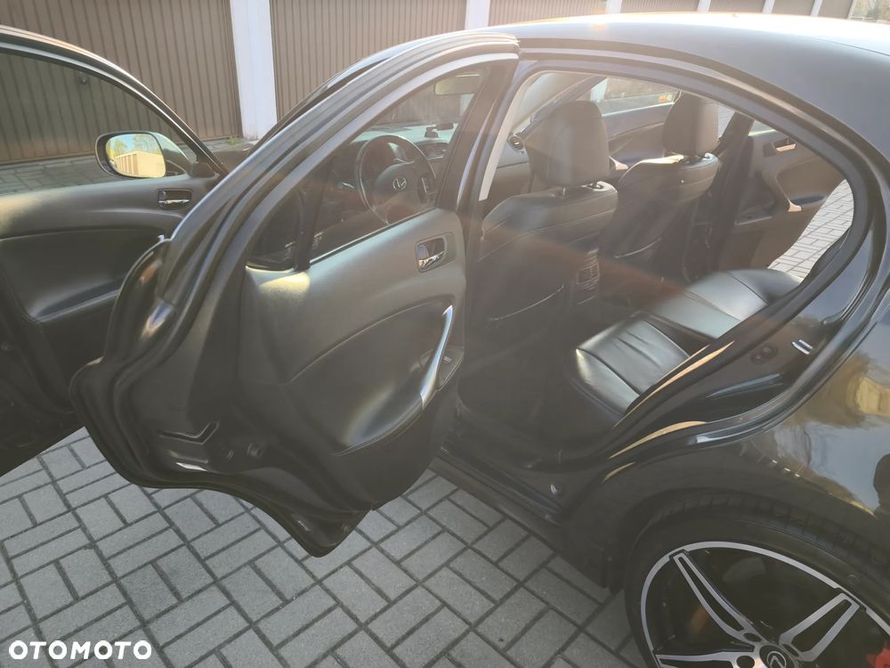 Lexus IS 250 Executive Line - 23