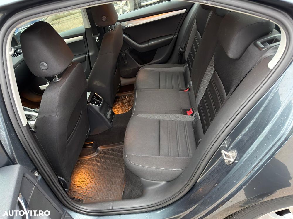 Skoda Octavia 1.6 TDI DSG Ambition - 7
