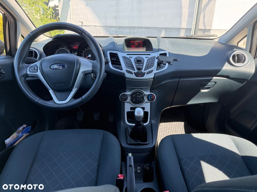 Ford Fiesta 1.25 Champions Edition - 9