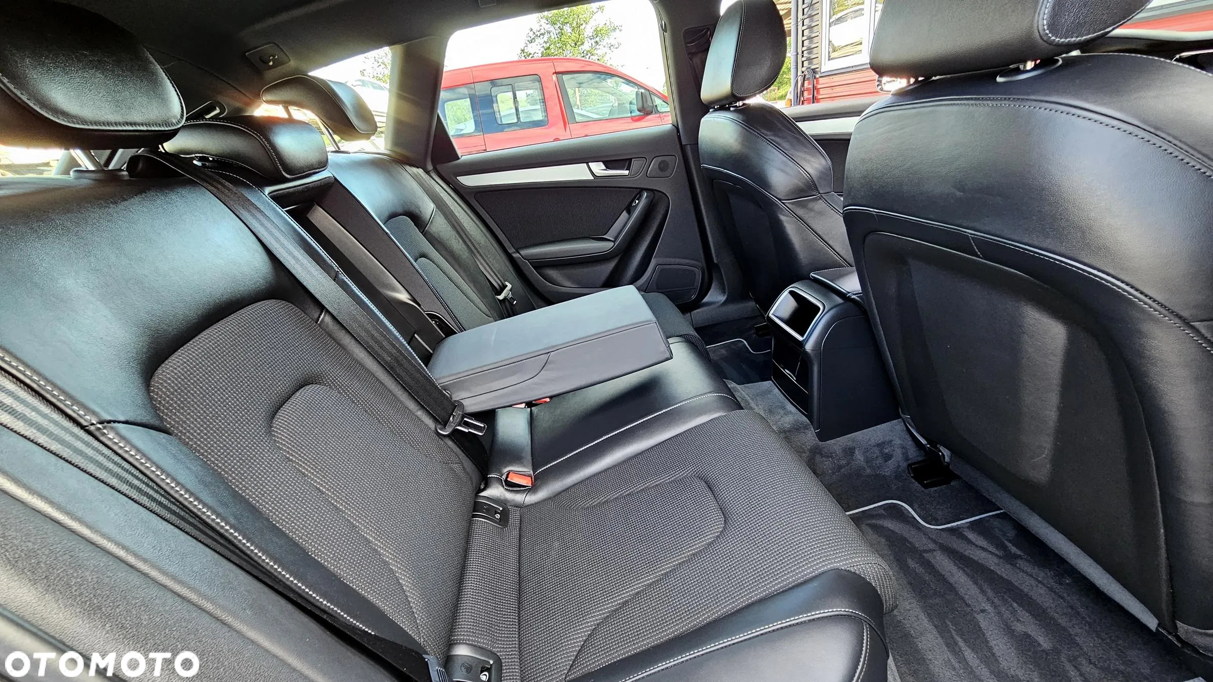 Audi A4 Avant 2.0 TDI DPF S line Sportpaket - 24