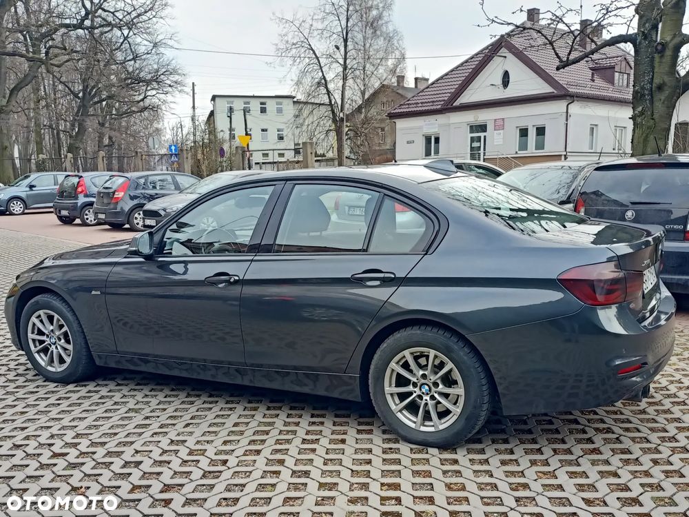 BMW Seria 3 320i xDrive Edition M Sport Shadow - 7