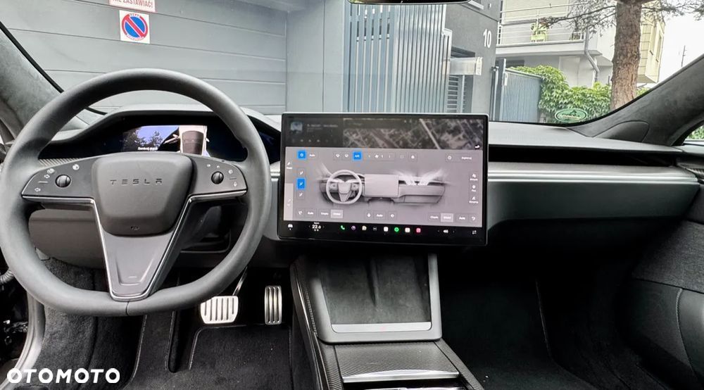 Tesla Model S Plaid - 6
