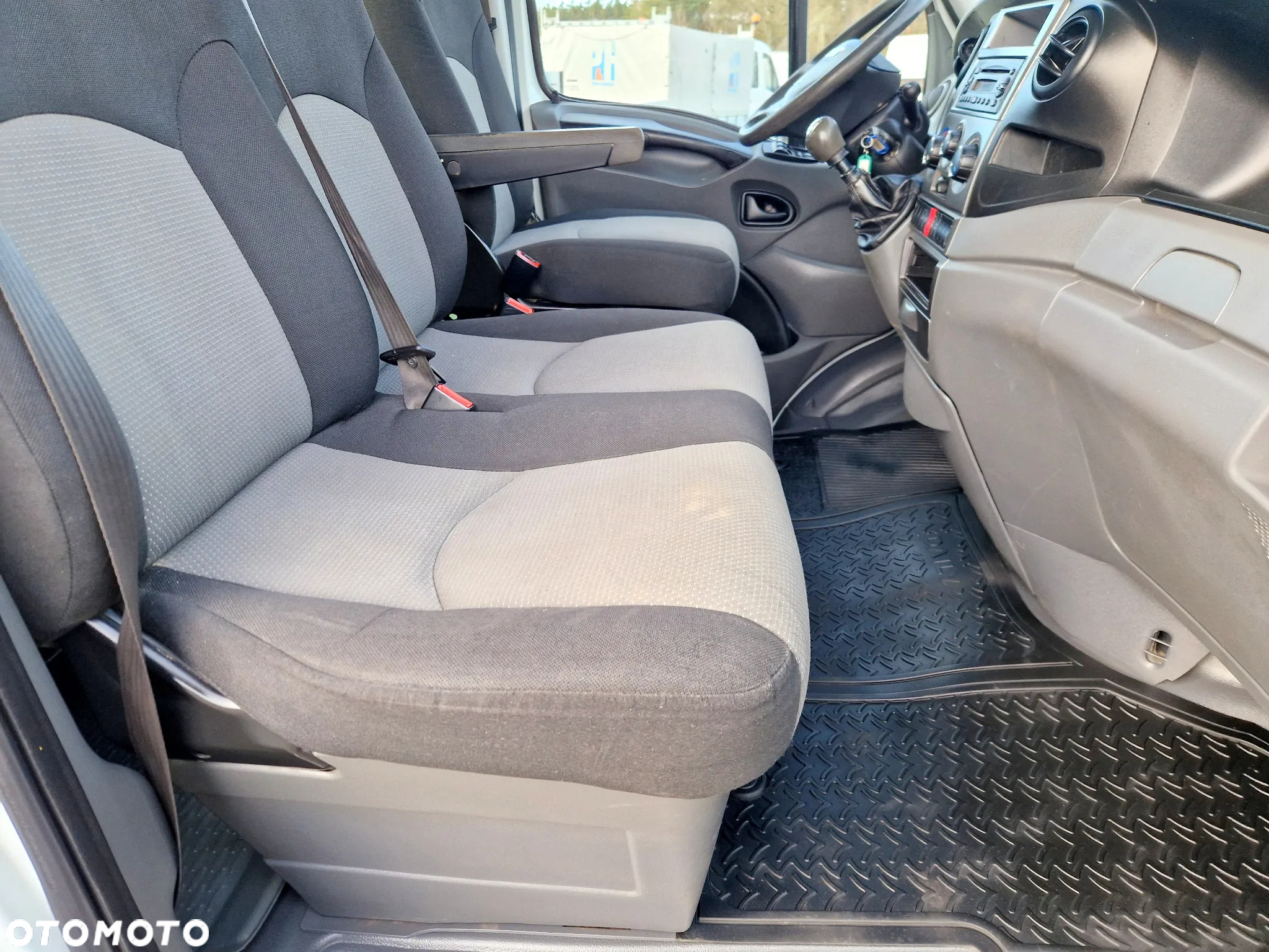 Iveco 35C17 3,0 HPI 170 KONNA DOKA 7 OSOBOWA BRYGADÓWKA 96T/KM PRZEBIEGU GWARANCJA HDS HMF 1670KG UDŻWIGU 3,3M SKRZYNIA BLIŻNIAKI DO 3,5T - 22