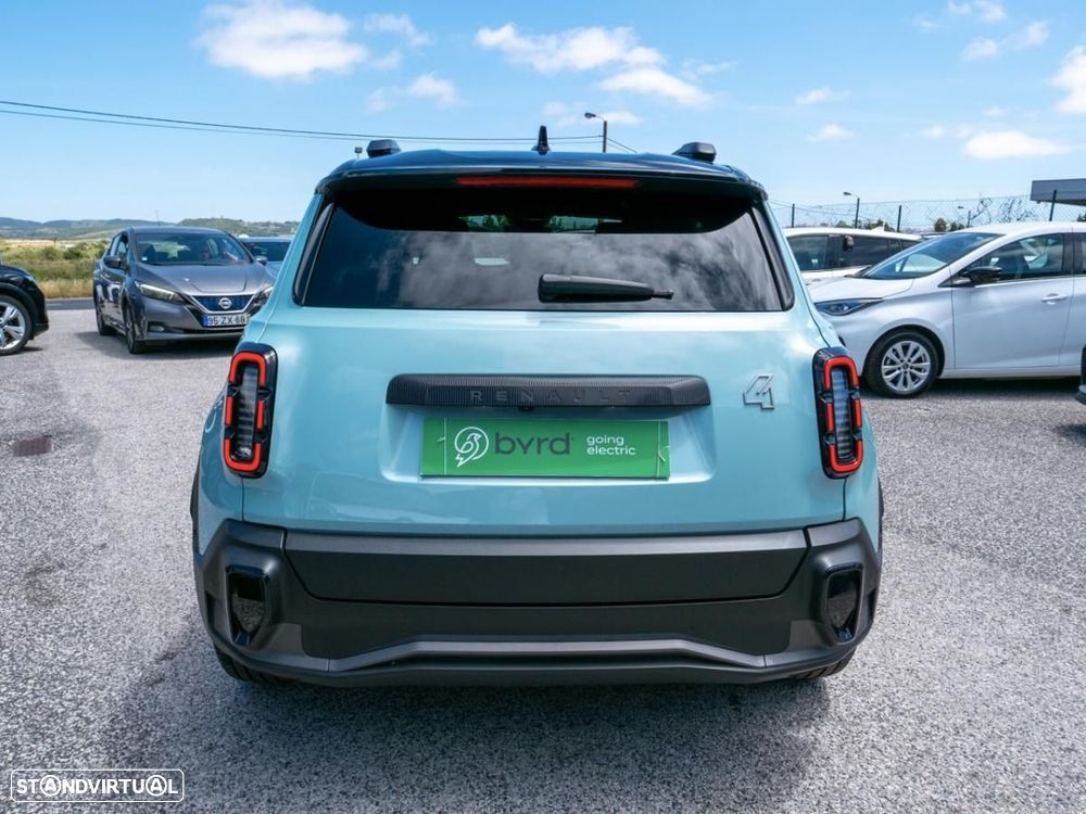 Renault 4 E-Tech 52 kWh Iconic Autonomia Conforto - 11