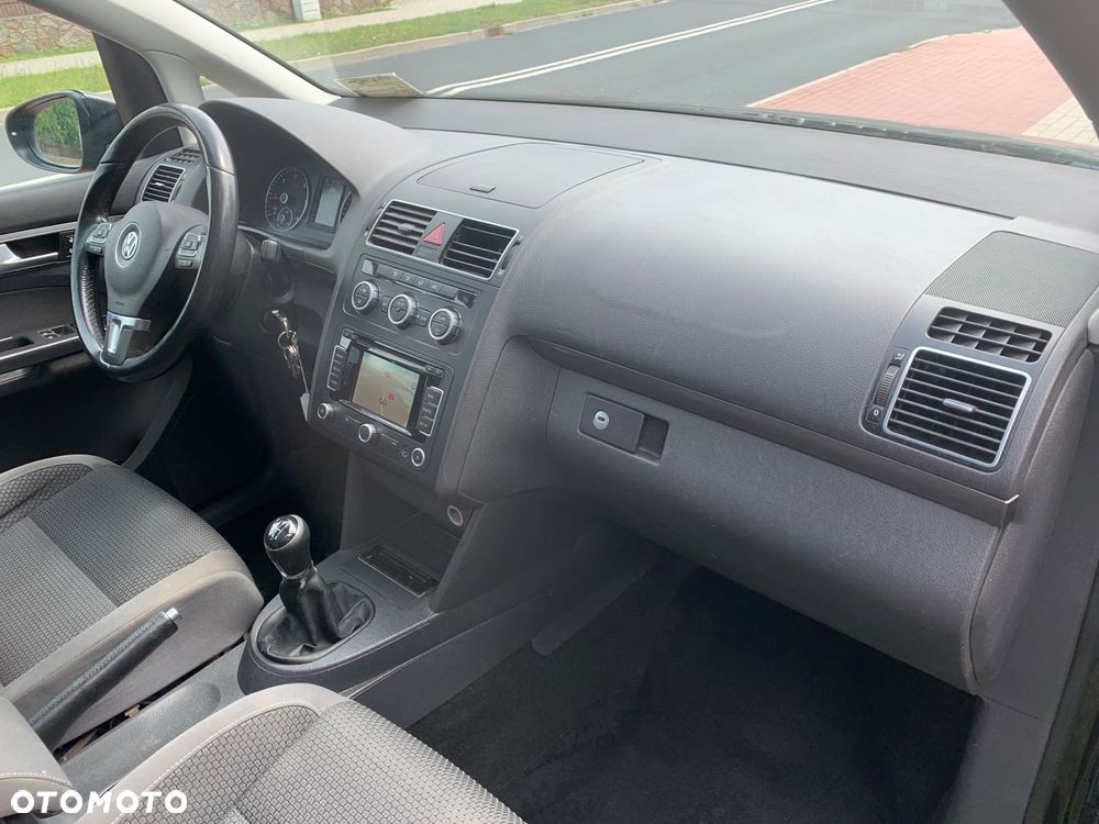 Volkswagen Touran 1.6 TDI DPF BlueMotion Technology Highline - 28