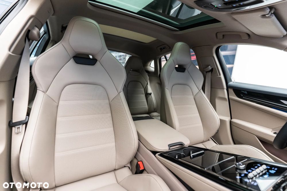 Porsche Panamera 4 E-Hybrid PHEV - 18