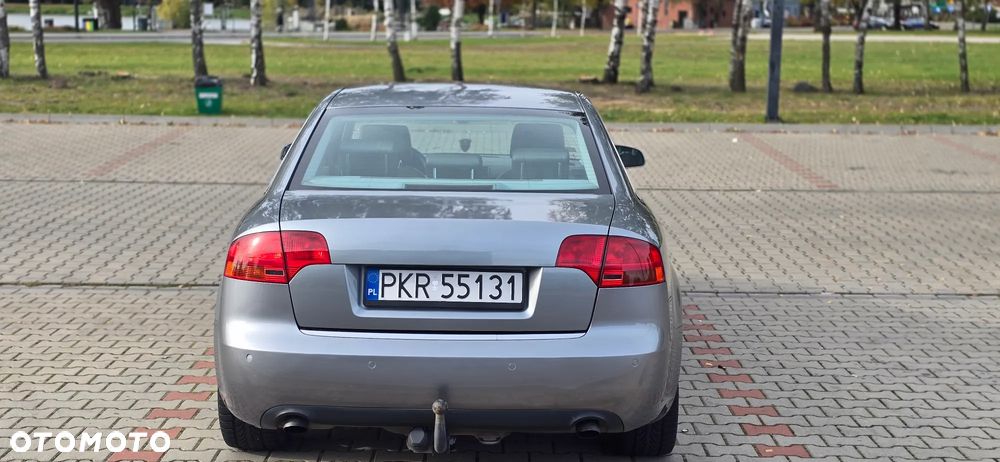 Audi A4 Limousine - 3