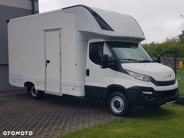 Iveco DAILY KONTENER NISKOPODŁOGOWY 4,31x2,23x2,42 KLIMA 35S14 FOODTRUCK SKLEP