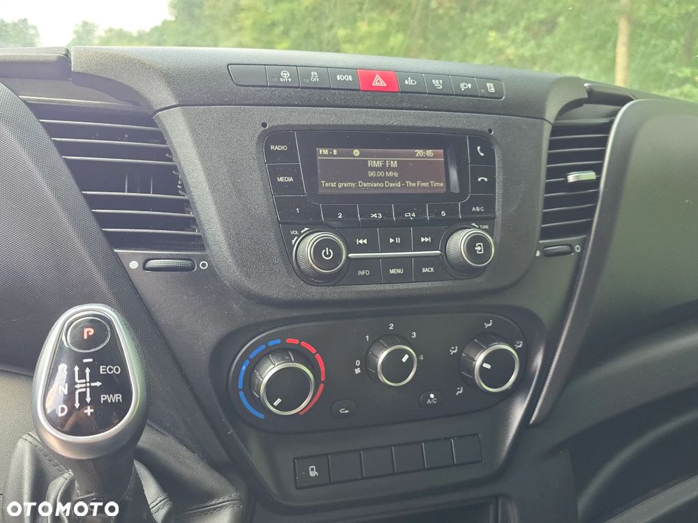 Iveco DAILY 35S HI-MATIC Automat , 2023r, Bezwypadkowy, 10 EP, Salon PL , ASO BURTO FIRANA,KLIMA ,WEBASTO,  Fotel kierowcy pneumatyczny - 8