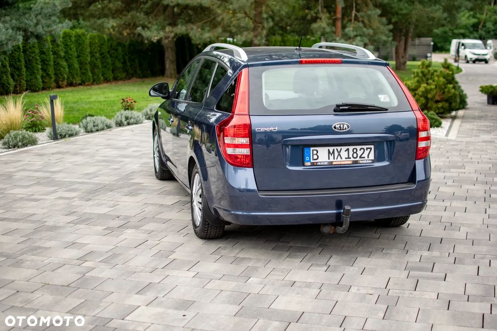 Kia Ceed - 29