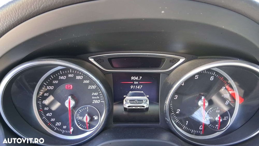 Mercedes-Benz GLA 220 4MATIC - 13