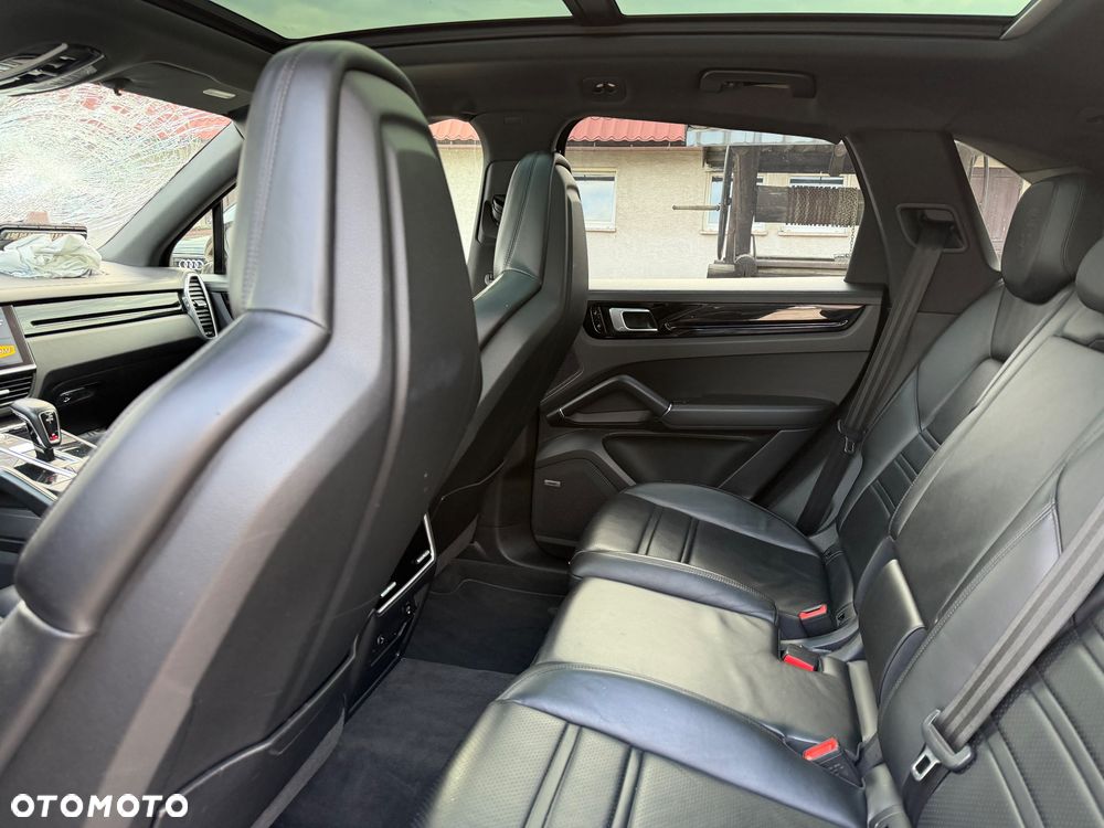 Porsche Cayenne E-Hybrid Tiptronic S - 35