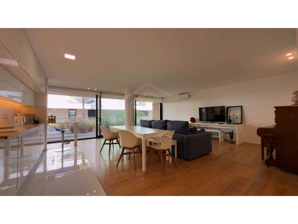 Apartamento T4 em condomínio com duas piscinas, frente para o mar, ... - Grande imagem: 2/40