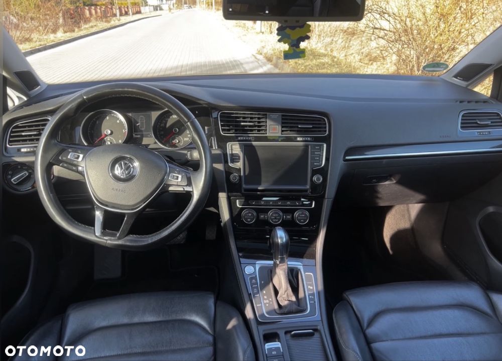 Volkswagen Golf - 4