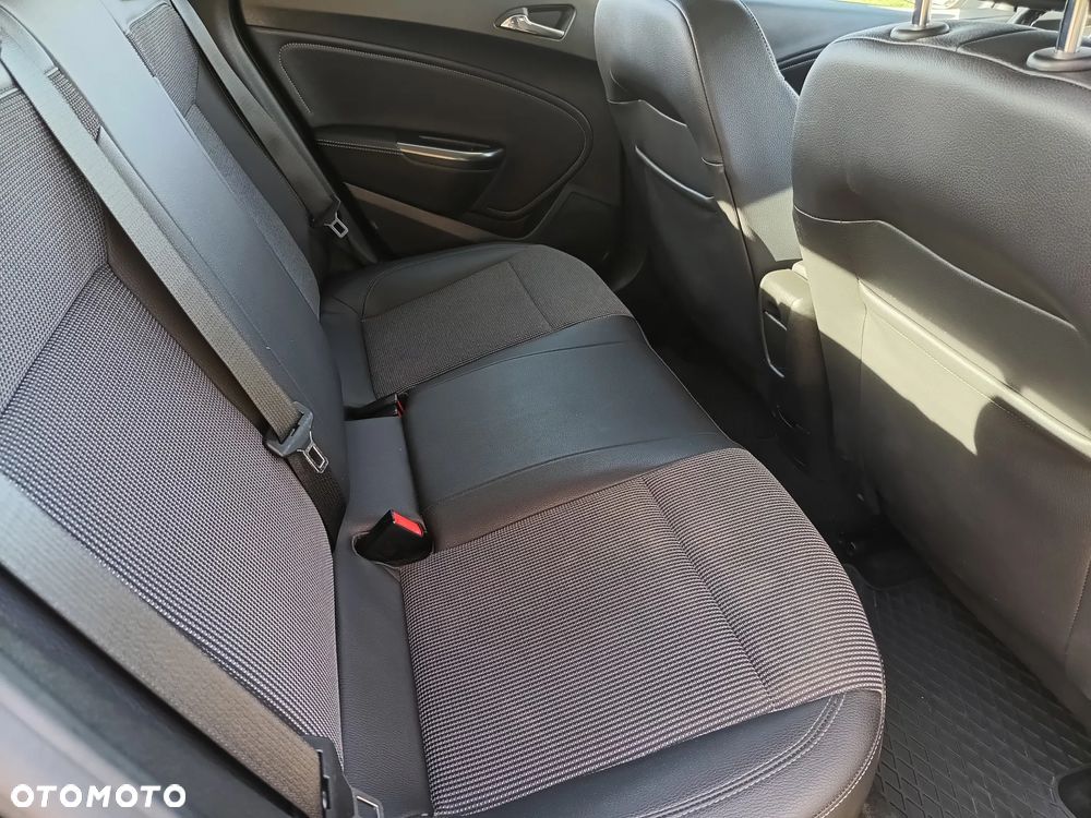 Opel Astra IV 1.4 T Cosmo S&S - 25