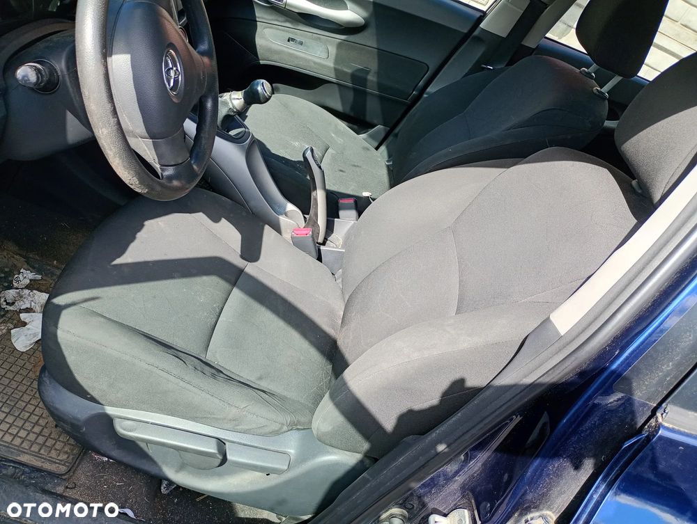 TOYOTA AURIS E15 06-09 1.4 D4D KRATKA NAWIEWU PRAWA LEWA ŚRODKOWA - 2