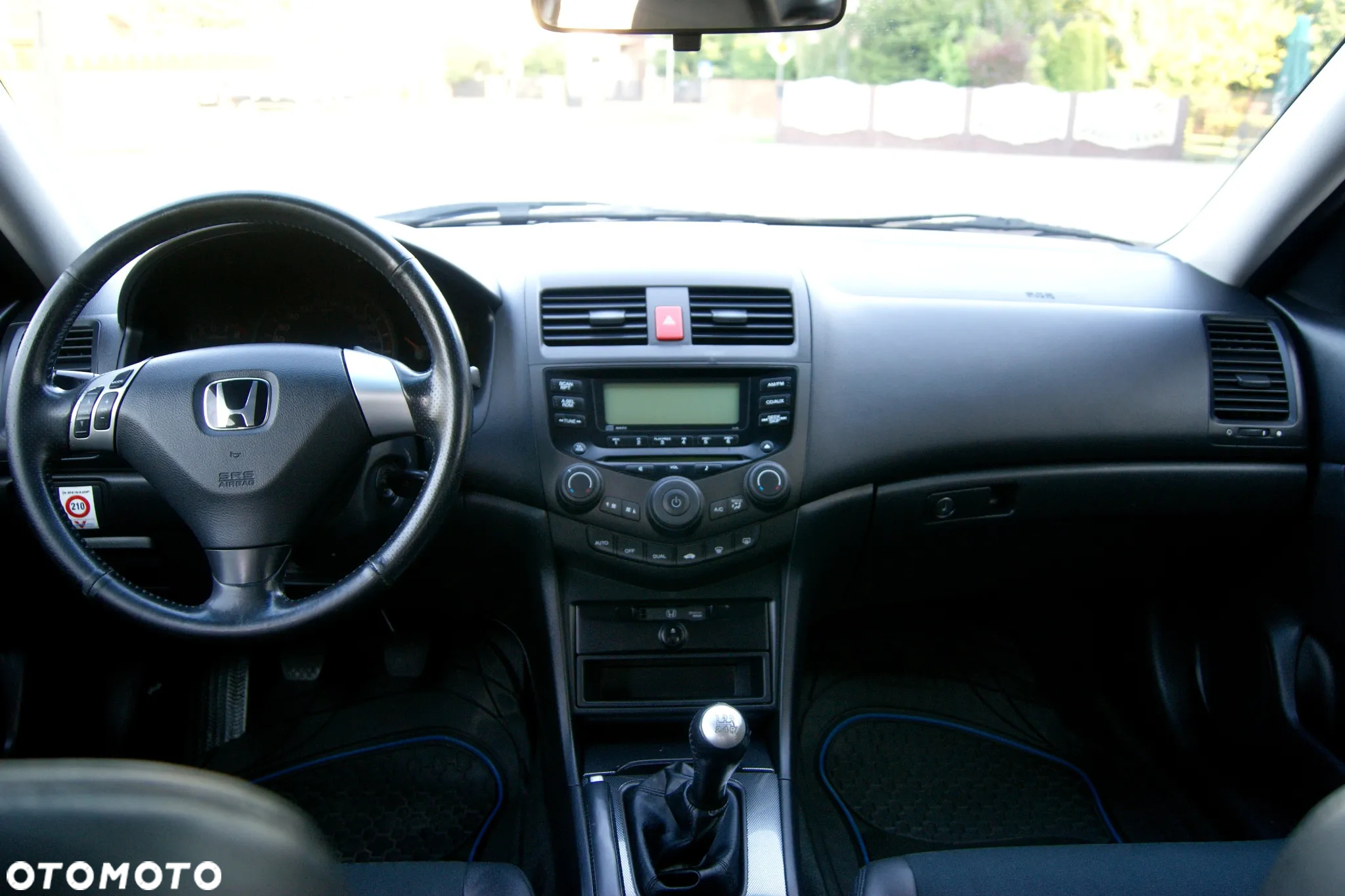 Honda Accord 2.0 Comfort - 24