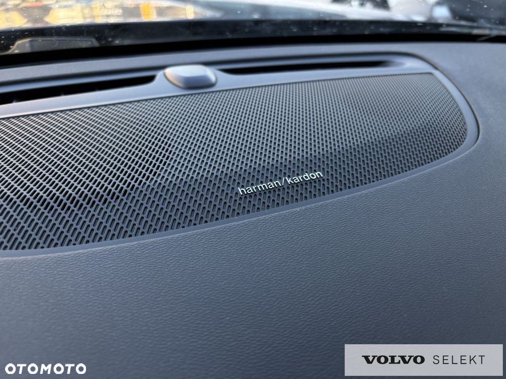 Volvo V60 Cross Country - 24