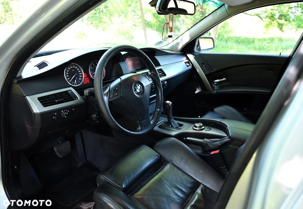 BMW Seria 5 530xi - 27