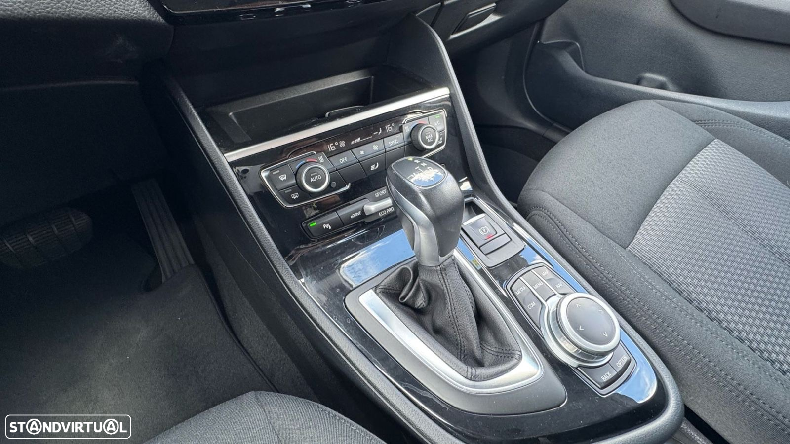 BMW 225xe Active Tourer - 16