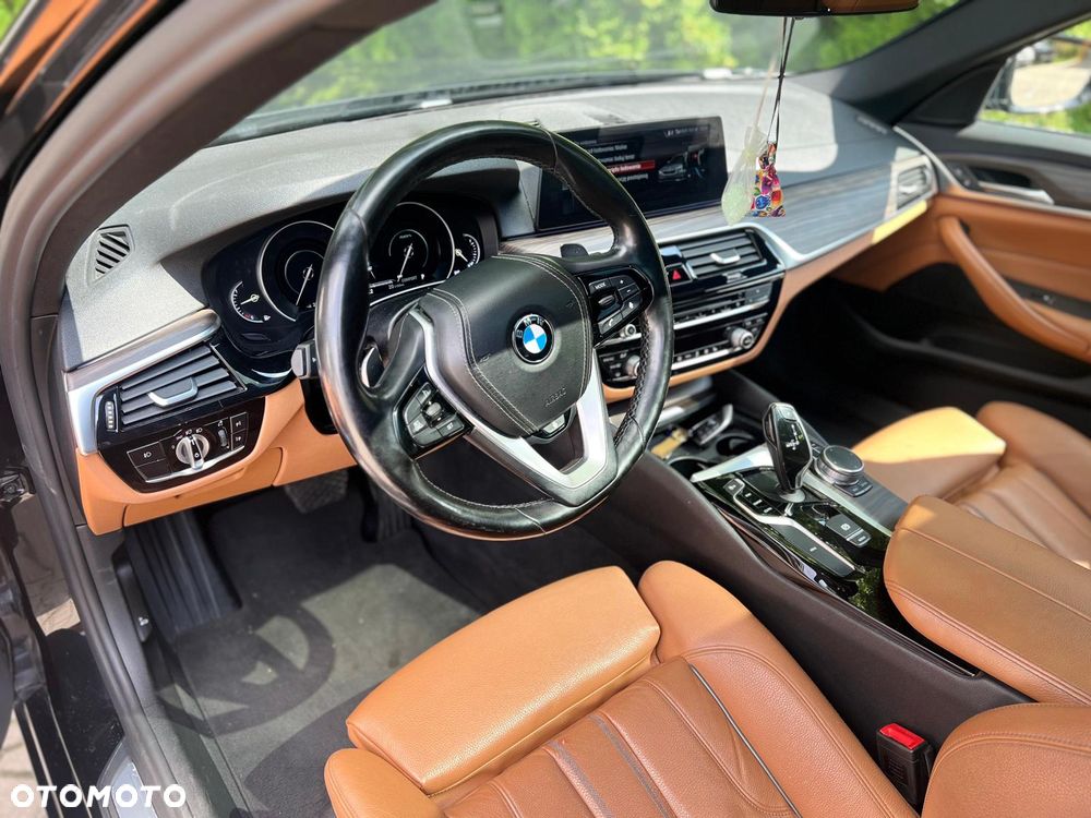 BMW Seria 5 530e iPerformance xDrive Luxury Line sport - 14