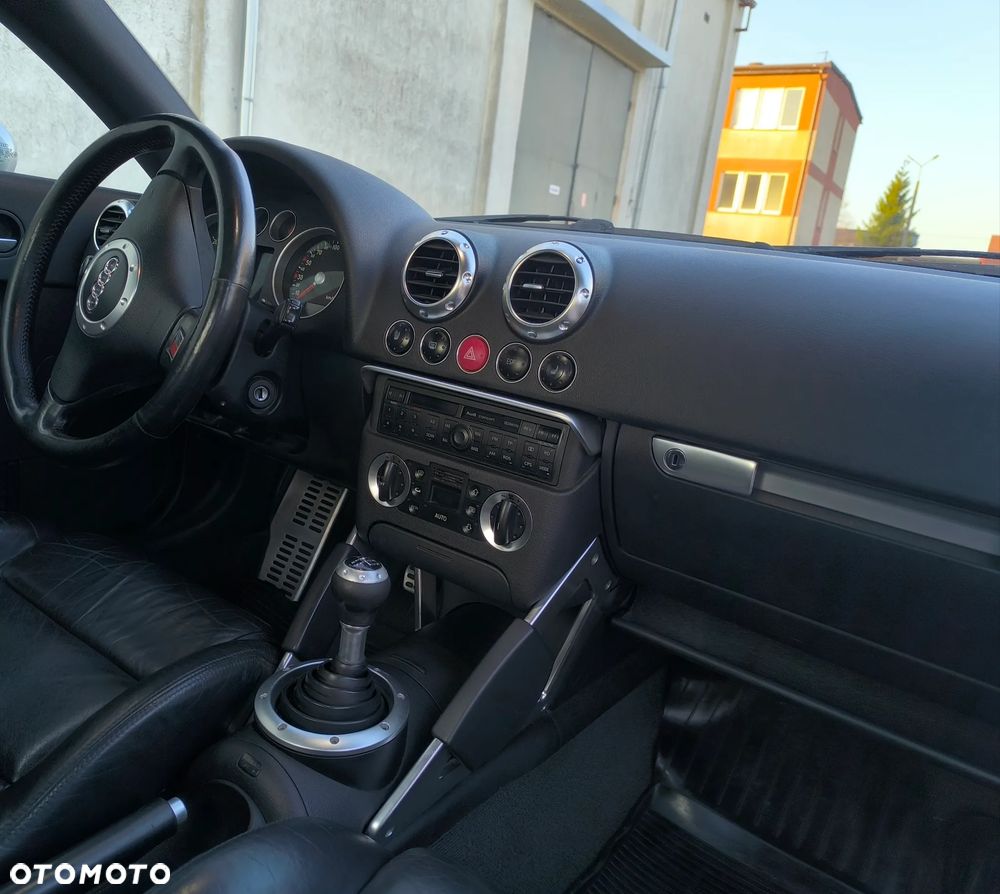 Audi TT Coupé 1.8T - 10
