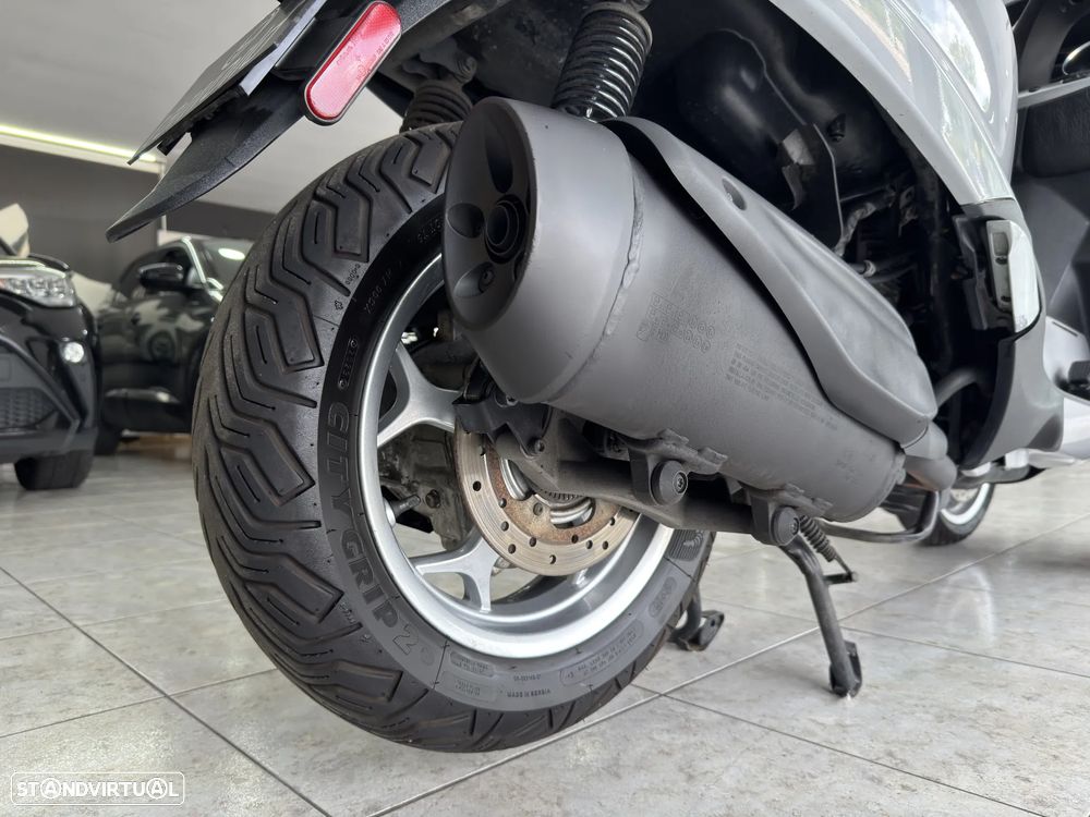 Piaggio MP3 400 HPE - 32