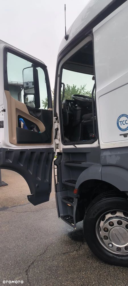 Mercedes-Benz ACTROS MP4 - 9