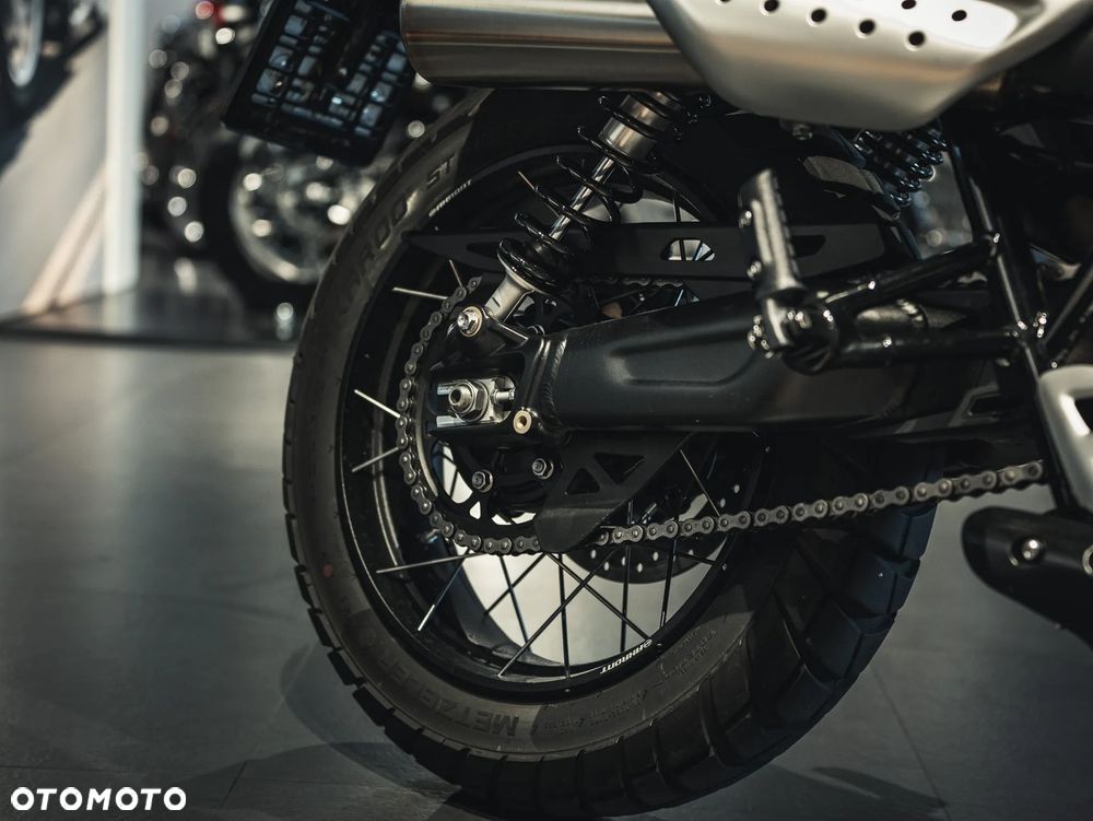 Triumph Scrambler - 11